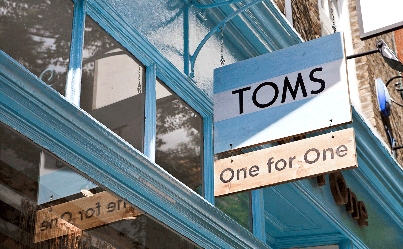 Toms