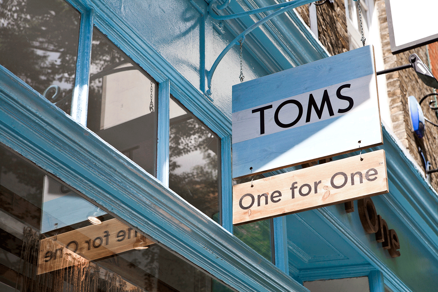 Toms