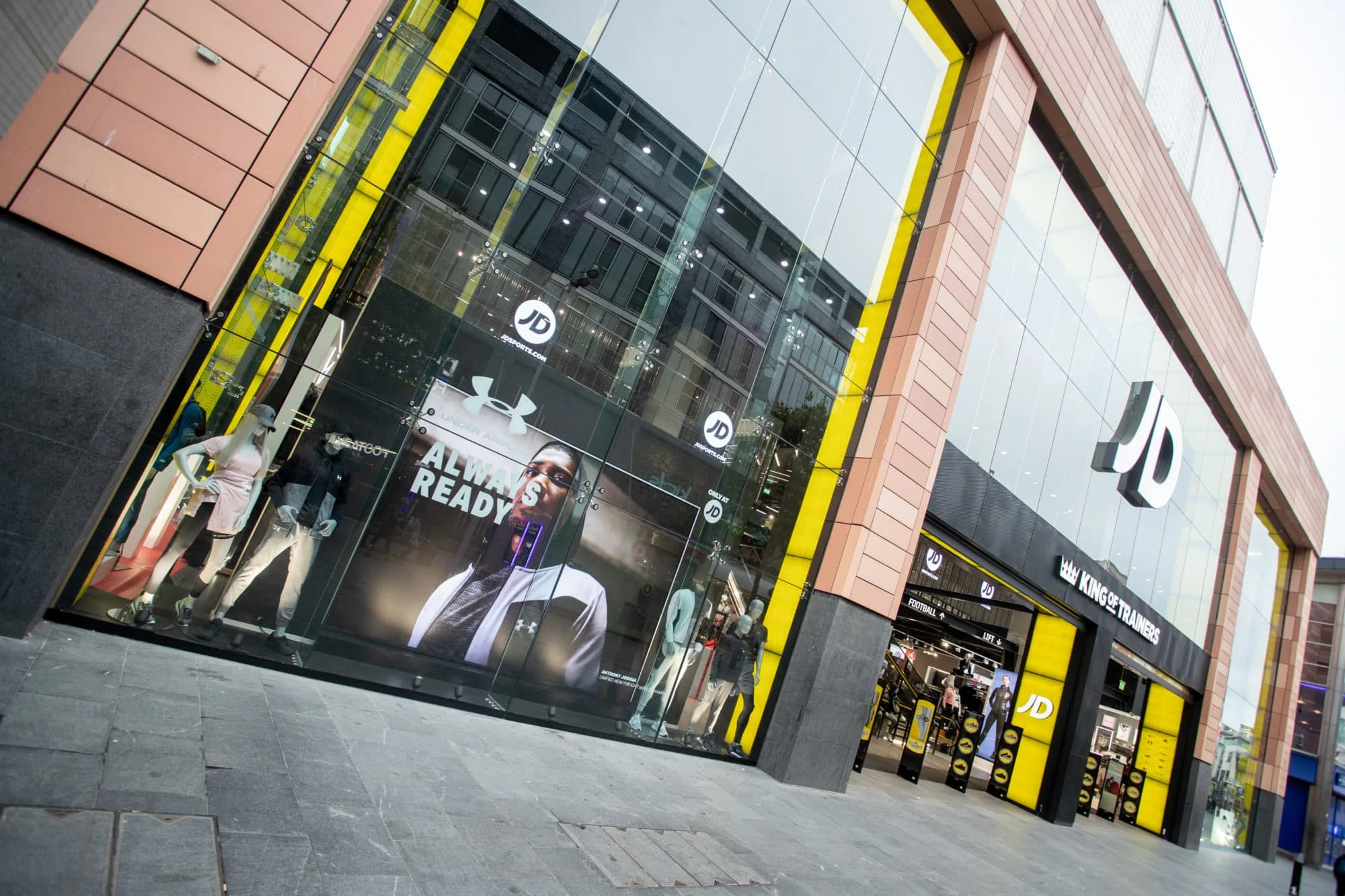 3 reasons to launch your brand in a multi-brand retailer